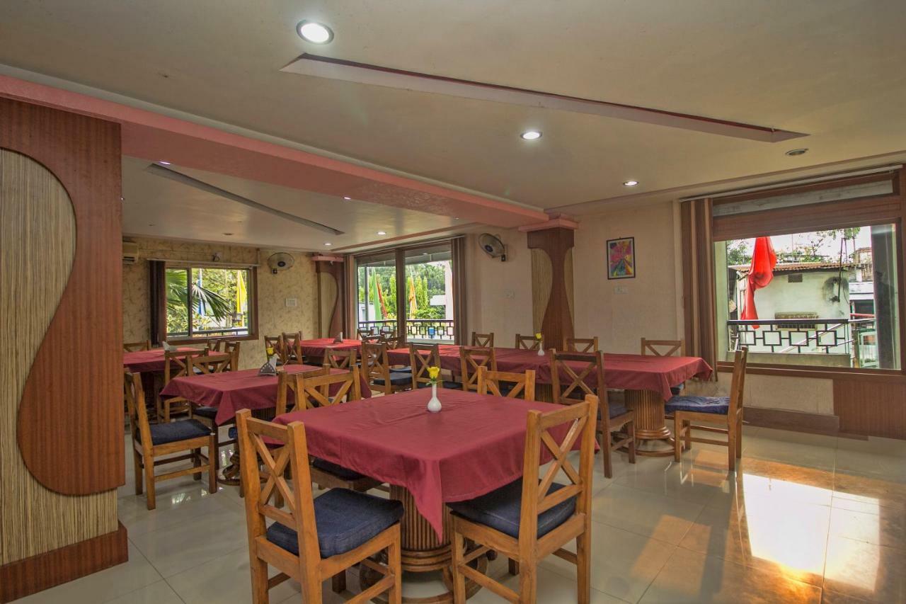 Hotel Nandanik Palace Fālākāta Dış mekan fotoğraf